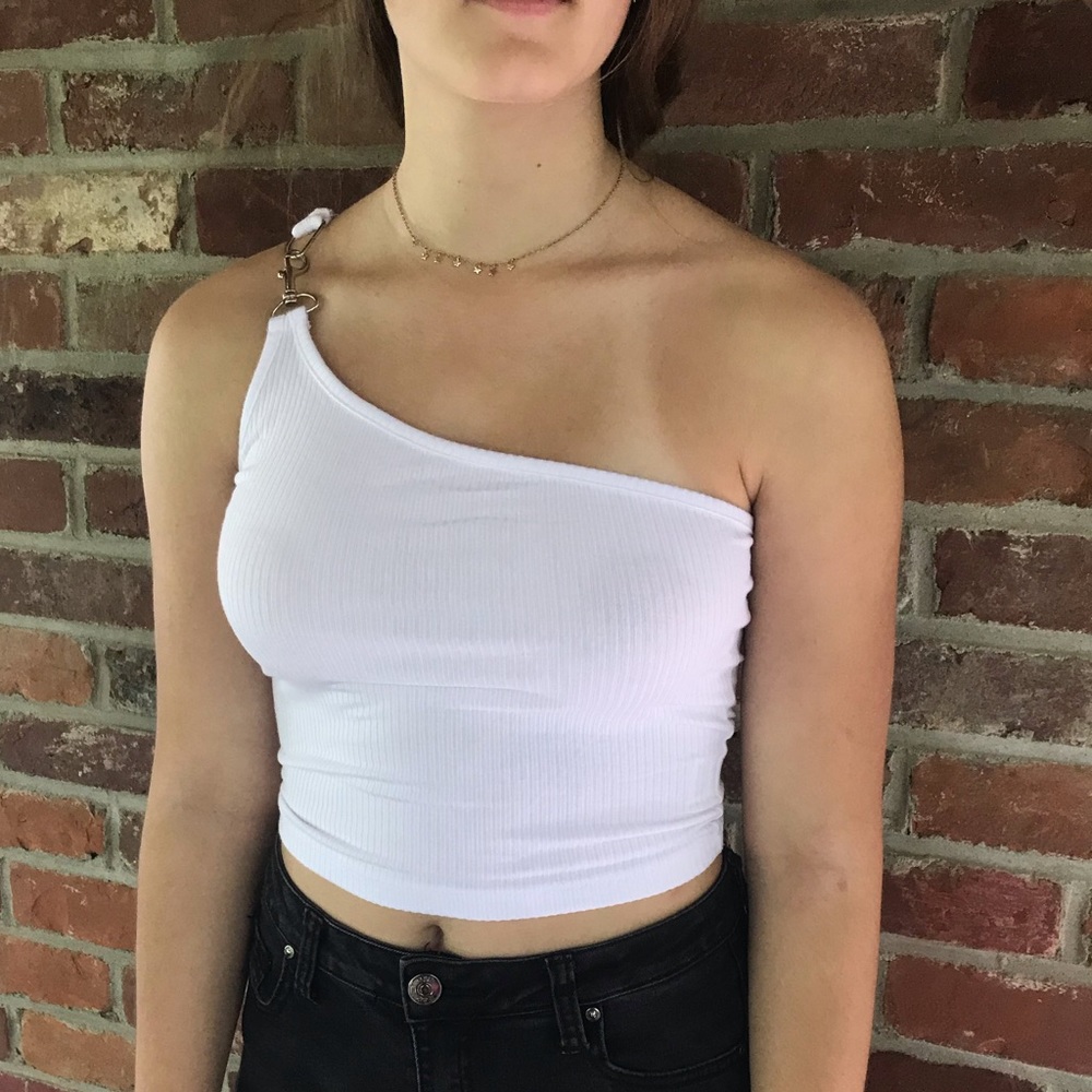 EMMA & SAM white one shoulder top